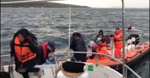 Adada mahsur kalan düzensiz göçmenler kurtarılıyor