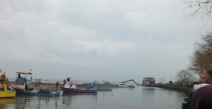 Karasu'da mahsur kalan tekneler için çalışma başlatıldı