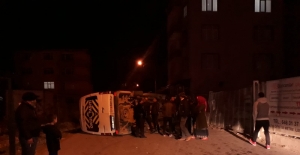 Gebze'de Servis minibüsüyle otomobil çarpıştı: 4 yaralı
