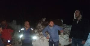 AFAD kar nedeniyle yolda mahsur kalan 7 kişiyi kurtardı