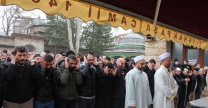Doğu Türkistan için gıyabi cenaze namazı