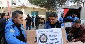 Bursa polisinden Yüksekova'daki öğrencilere kitap