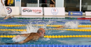Master yüzücülerden 12 Türkiye rekoru