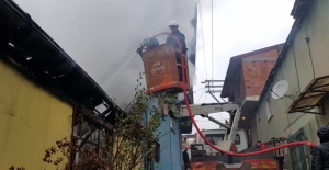 Orhangazi'de tek katlı ev yandı