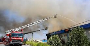 Arnavutköy’de iş yeri yangını