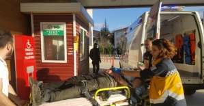 Bursa'da motosiklet devrildi: 2 yaralı