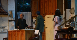 “Zengin Mutfağı“ oyunu sahnelendi