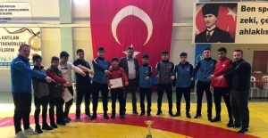 Hendekli güreşçiler Türkiye ikincisi oldu