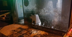 Kocaeli'de mobilya dükkanı yandı