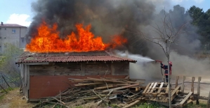 Sakarya'da baraka yangını