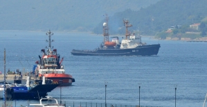 Arızalı Rus askeri gemisi Çanakkale Boğazı'ndan geçirildi