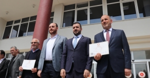 Çınarcık Belediye Başkanı Numan Soyer, mazbatasını aldı