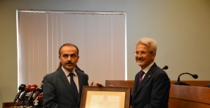 Nilüfer Belediye Başkanı Erdem mazbatasını aldı