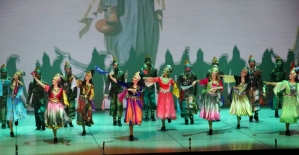Türkiye'yi danslarıyla dünyaya tanıttılar