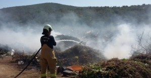 Burhaniye'de çöplük yangını