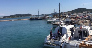 GÜNCELLEME - Düzensiz göçmenleri taşıyan tekne battı: 8 ölü