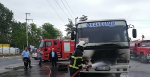 İşçileri taşıyan minibüs yandı