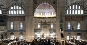Selimiye'de ramazanın ilk cuma namazı kılındı