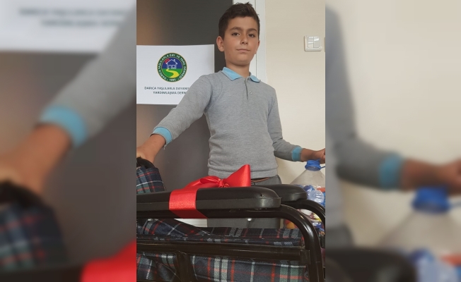 Darıca'lı Efe Yağız Topladığı kapaklarla felçli dedesine tekerlekli sandalye aldı