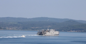 ABD donanmasına ait gemi Çanakkale Boğazı'ndan geçti