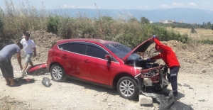 Balıkesir'de iki otomobil çarpıştı: 4 yaralı