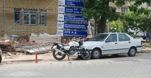 Bayramiç'te otomobil ile motosiklet çarpıştı: 1 yaralı