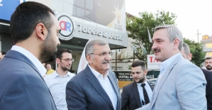 Şenocak, AK Parti Beykoz İlçe Başkanlığını ziyaret etti