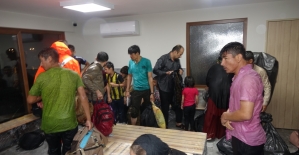 Boğulma tehlikesi geçiren düzensiz göçmenler kurtarıldı