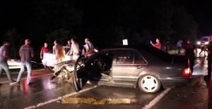 Kocaeli'de iki otomobil çarpıştı: 5 yaralı