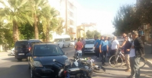 Balıkesir'de polis motosikletiyle otomobil çarpıştı