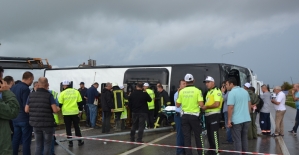 GÜNCELLEME - Çanakkale'de yolcu otobüsü devrildi: 1 ölü, 28 yaralı