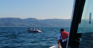 İznik Gölü'nde mahsur kalan üç kişi kurtarıldı