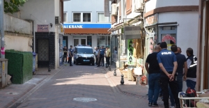Karamürsel'de 5 el bombası ve lav silahı bulundu