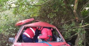 Balıkesir'de otomobil devrildi: 1 ölü, 1 yaralı