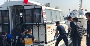 Edirne'nin Enez ilçesi açıklarında botları batan 39 düzensiz göçmen, Sahil Güvenlik Komutanlığı unsurlarınca kurtarıldı.