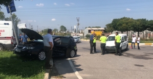 Kocaeli'de otomobille hafif ticari araç çarpıştı: 4 yaralı
