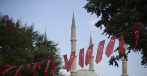 Barış Pınarı'na destek amacıyla Edirne Türk bayraklarıyla donatıldı