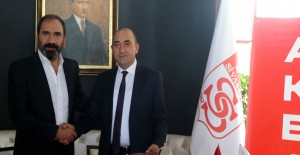 Demir Grup Sivasspor ile Akbank arasındaki promosyon sözleşmesi 3 yıl uzatıldı.
