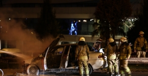 Zeytinburnu'nda araç yangını