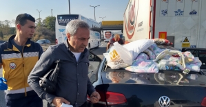 Anadolu Otoyolu'nda otomobil tıra çarptı: 3 yaralı