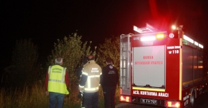 Bursa'da kamyonet tarlaya devrildi: 1 ölü, 1 yaralı