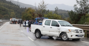 Bursa'da zincirleme trafik kazası: 4 yaralı