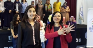İşaret diliyle Öğretmenler Günü'nü kutladılar