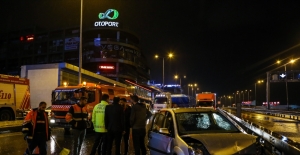 İstanbul'da 11 aracın karıştığı zincirleme trafik kazası: 2 yaralı