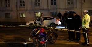 Beşiktaş'ta motosiklet polis aracına çarptı: 2 yaralı