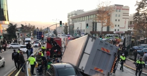 Kocaeli'de 5 aracın karıştığı kazada 2 kişi yaralandı
