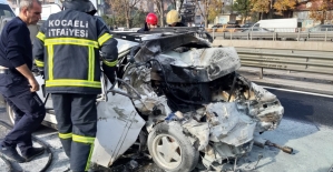 Kocaeli'de kazanın ardından alev alan otomobildeki 2 kişi ağır yaralandı