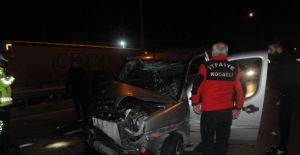 Gebze'deki trafik kazası araç kamerasına yansıdı