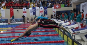 Paletli yüzmede 2019'un son Türkiye Şampiyonası Kocaeli'de başladı