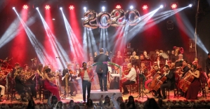 Senfoni orkestrasının “güneş gözlüklü“ konseri ilgi çekti